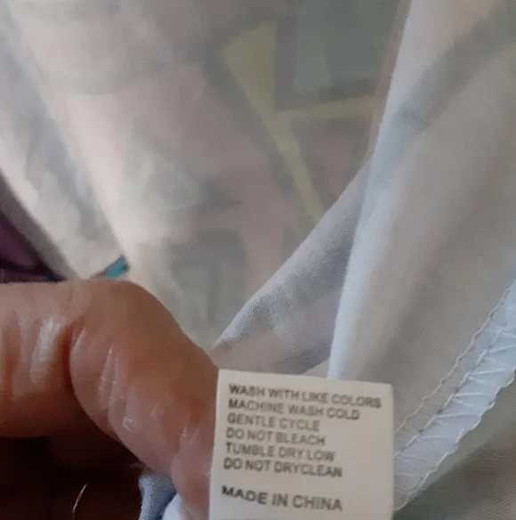 💕 3/$15 Colorful Peace Sign Graphic Cardigan - Picture 4 of 4